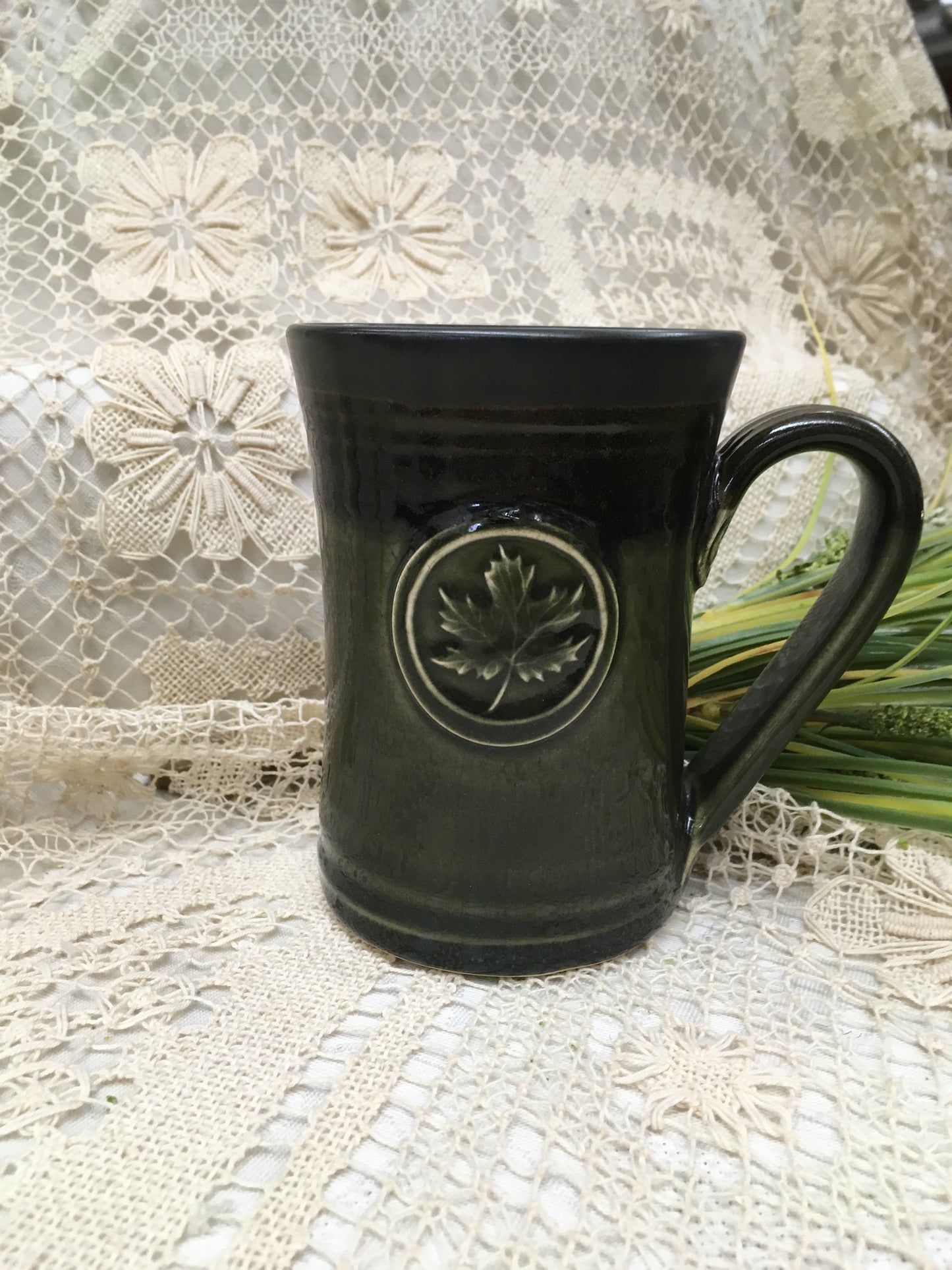 Medallion Large Mug, Maple Leaf, Green Stone - Pavlo Pottery - Canadian Handmade