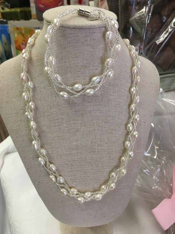 Freshwater Pearl Necklace and Earring Set - Twisted Beaded Design with magnetic closures