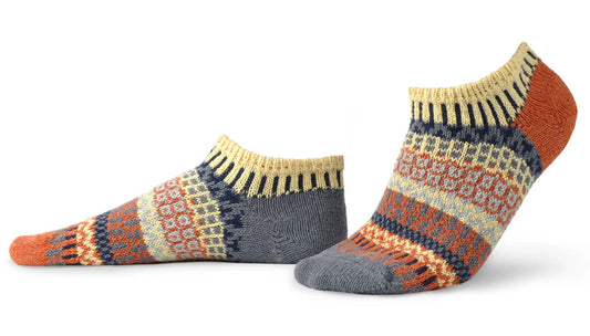 Nutmeg - Medium - Mismatched Ankle Socks - Solmate Socks